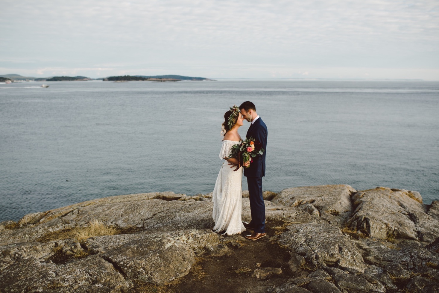 Intimate San Juan Island Wedding | Regina + Andrew - Karissa Roe ...